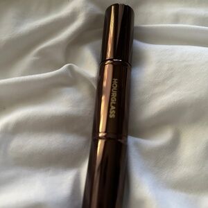 Hourglass double-ended complexion brush